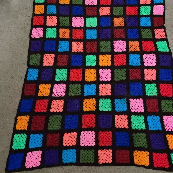 Vintage Handmade Granny Square 72”x 54” Large Multicolor Crochet Cottage Blanket - Picture 4 of 14